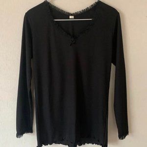 Underwear Cross V Neck in black